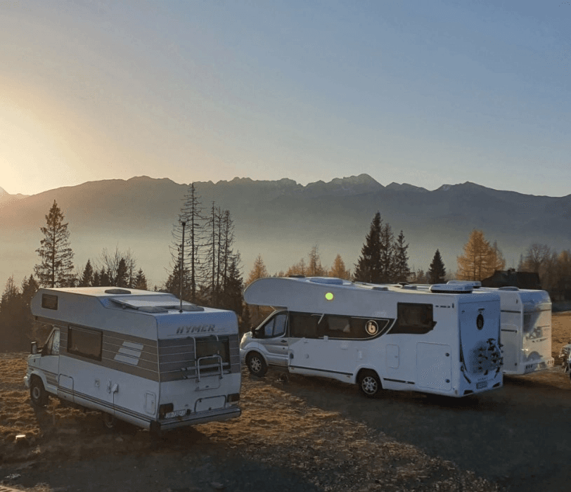 Kamper na tle polskich gór